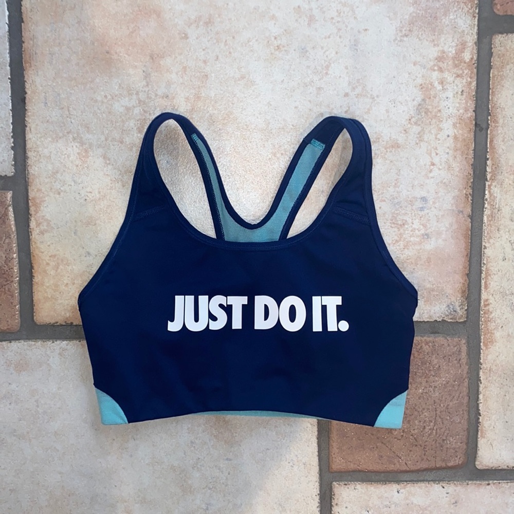 Women’s nike sports bra